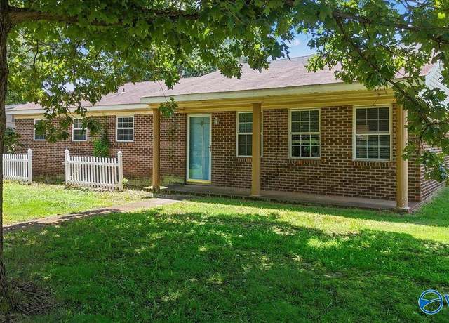 Property at 2101 8th St SE, Decatur, AL 35601, 3 beds, 2 baths