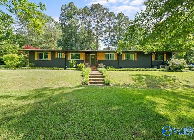 Property at 403 Forest Rd, Gadsden, AL 35901, 4 beds, 3 baths