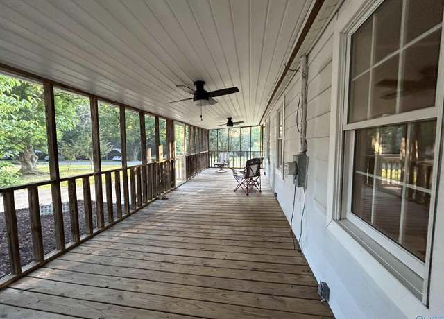 Property at 612 2nd St NE, Arab, AL 35016, 3 beds, 2 baths