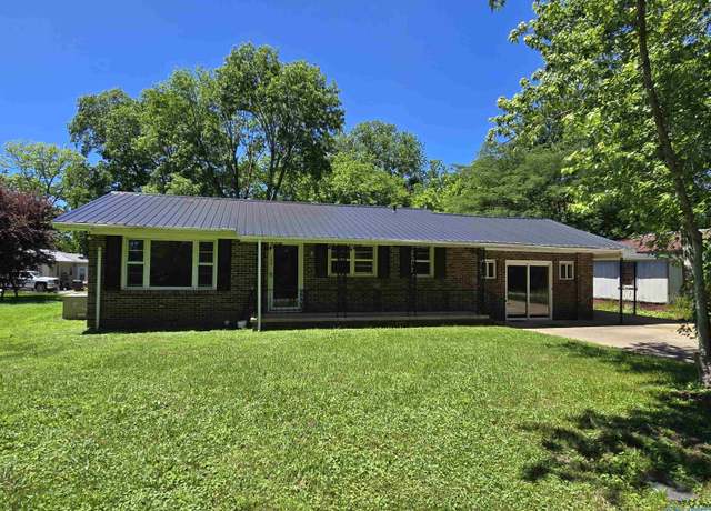 Property at 106 Brewer St, Scottsboro, AL 35768, 3 beds, 1 bath