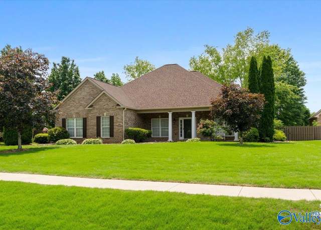 Property at 133 Lullwater Way, Huntsville, AL 35811, 3 beds, 2.5 baths