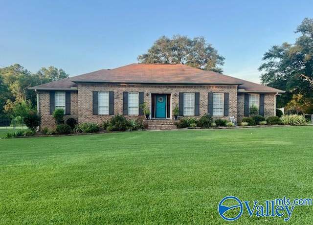 Property at 403 Mountain Lake Cir, Rainbow City, AL 35906, 3 beds, 3 baths