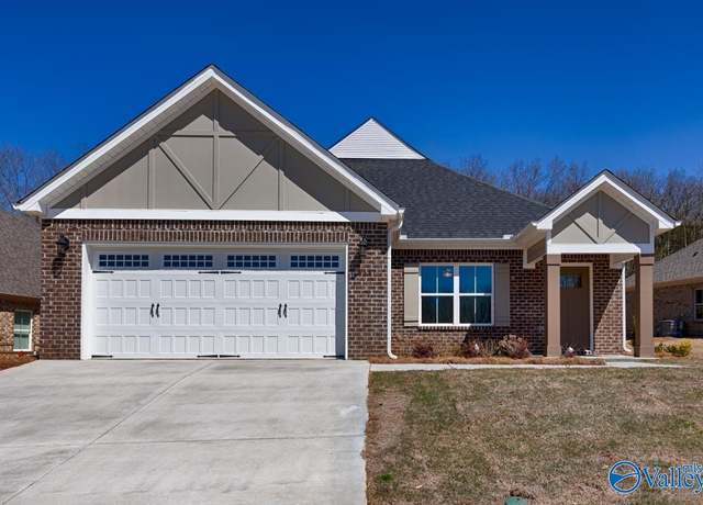 Property at 6537 Oak Meadow Dr SE, Owens Cross Roads, AL 35763, 3 beds, 3 baths