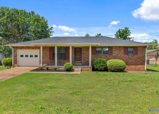Property at 210 Larkwood Dr, Decatur, AL 35601, 3 beds, 2 baths