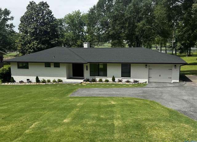 Property at 6304 Spring Creek Dr, Guntersville, AL 35976, 3 beds, 2 baths