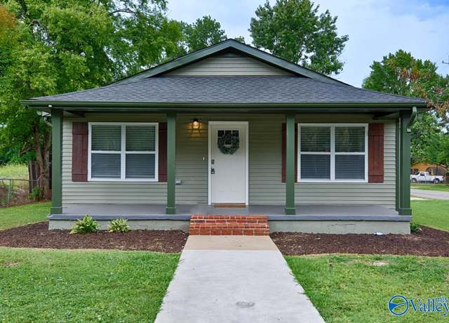 Property at 3315 7th Ave SW, Huntsville, AL 35805, 3 beds, 2 baths