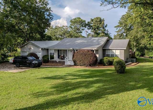 Property at 250 County Road 112, Centre, AL 35960, 3 beds, 2 baths