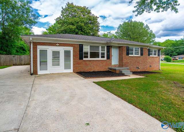 Property at 3613 Bragg St NW, Huntsville, AL 35810, 4 beds, 2 baths