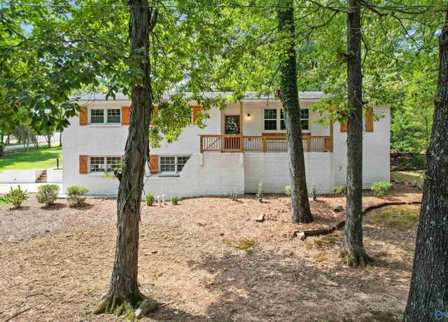 Property at 7916 Valley View Dr SE, Huntsville, AL 35802, 4 beds, 3.5 baths