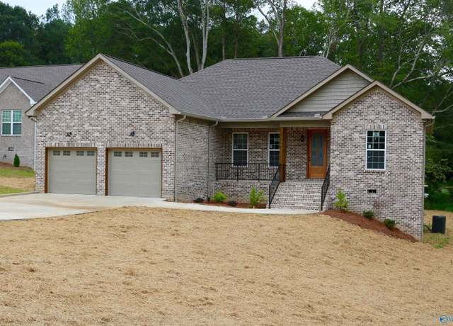 Property at 1392 Locust Dr, Arab, AL 35016, 3 beds, 2 baths