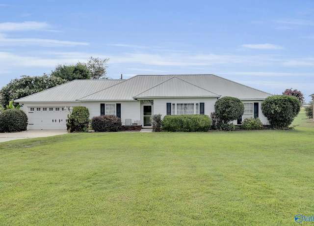 Property at 24581 Mooresville Rd, Athens, AL 35613, 3 beds, 2 baths
