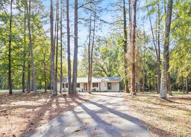 Property at 3374 Old Moulton Rd SW, Decatur, AL 35603, 3 beds, 2 baths