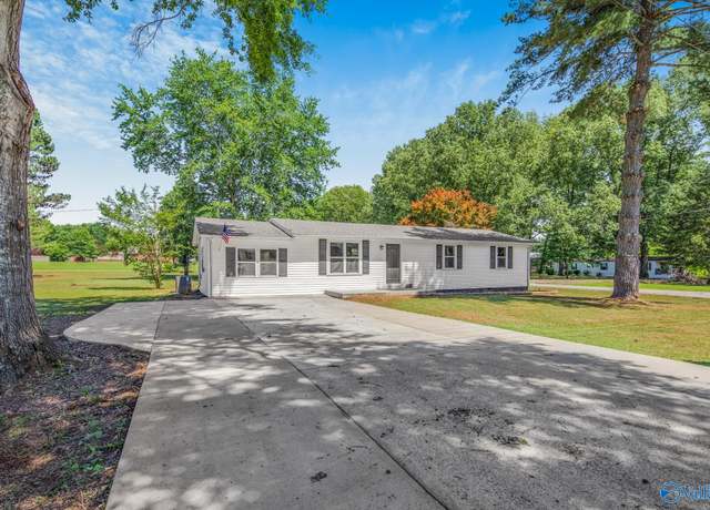 Property at 327 Spring St, Rogersville, AL 35652, 4 beds, 2 baths