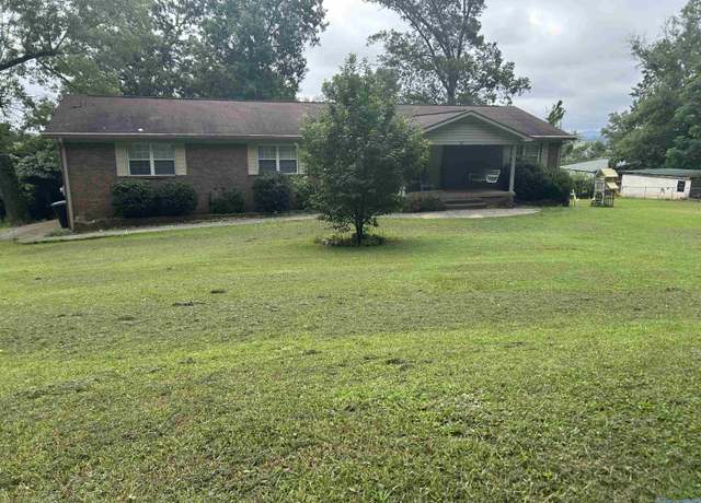 Property at 207 Grant St, Gadsden, AL 35901, 4 beds, 2 baths