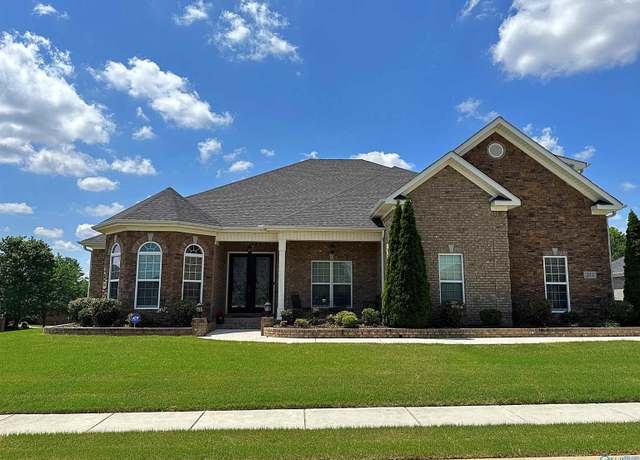Property at 211 Woodgrove Dr, Madison, AL 35757, 4 beds, 4.5 baths
