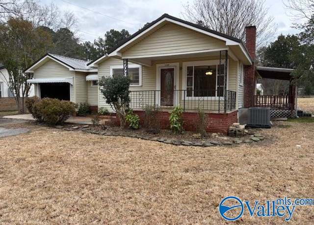 Property at 1137 Tidmore Bend Rd, Gadsden, AL 35901, 2 beds, 1 bath