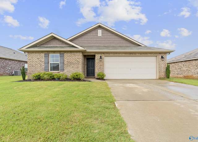 Property at 117 Hank Ct, Hazel Green, AL 35750, 3 beds, 2 baths