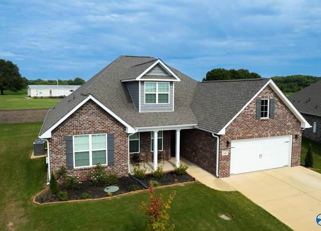 Property at 347 Kendall Downs Blvd, Toney, AL 35749, 5 beds, 3.5 baths
