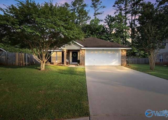 Property at 215 Shadow Ct SW, Huntsville, AL 35824, 3 beds, 2 baths
