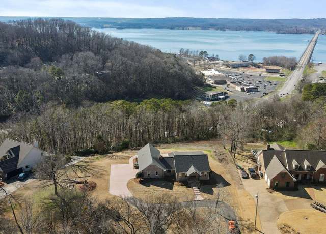 Property at 1709 Winston St, Guntersville, AL 35976, 6 beds, 4 baths