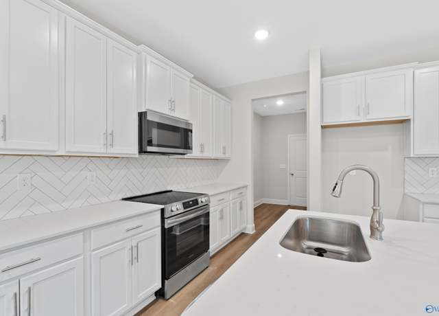 Property at 1748 Stampede Cir #18, Huntsville, AL 35803, 3 beds, 2.5 baths