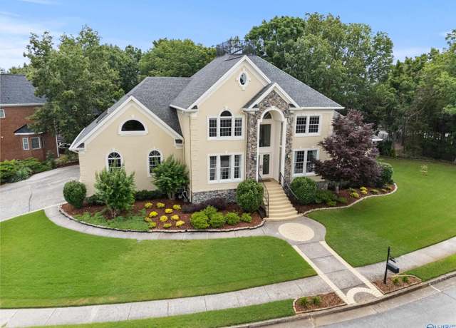 Property at 11019 Everest Cir, Huntsville, AL 35803, 5 beds, 3.5 baths