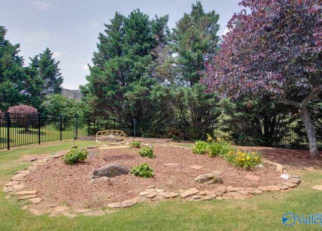 Property at 189 Bremerton Dr, Huntsville, AL 35824, 3 beds, 2 baths