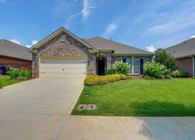 Property at 102 Knollcrest Dr, Madison, AL 35756, 3 beds, 2 baths