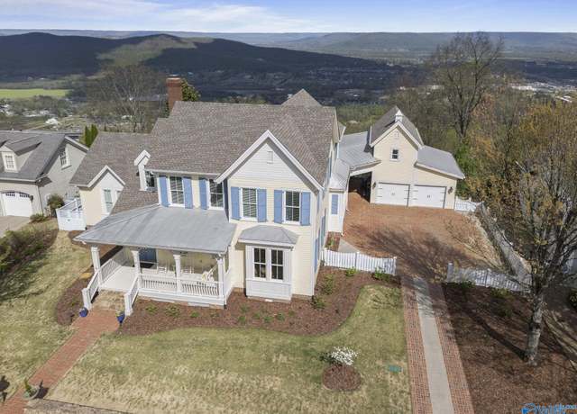 Property at 37 Ledge View Dr SE, Huntsville, AL 35802, 4 beds, 4.5 baths