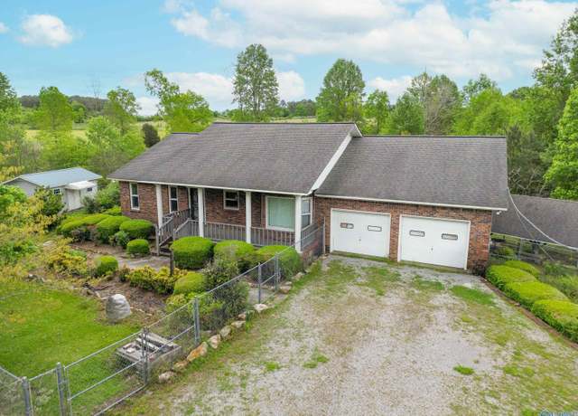 Property at 1062 Garrett St, Rainsville, AL 35986, 3 beds, 3 baths