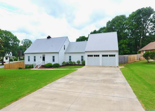 Property at 102 Scenic Dr, Madison, AL 35758, 4 beds, 3.5 baths