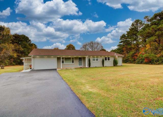 Property at 81 Sunset Acres Ave, Decatur, AL 35603, 3 beds, 2 baths