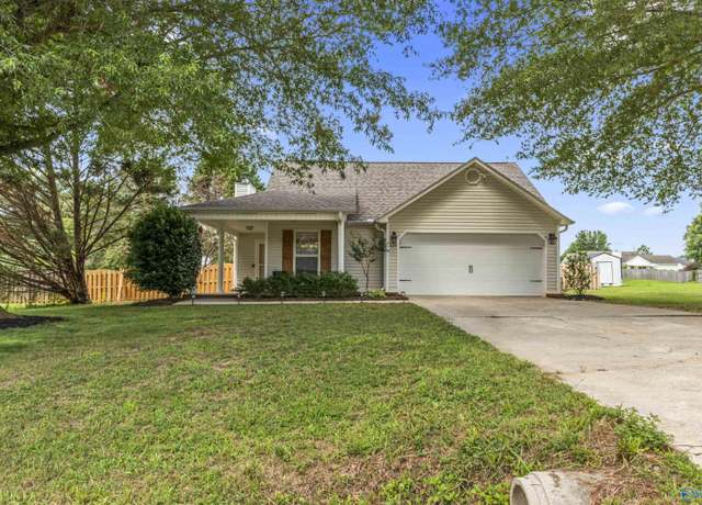 Property at 220 Tanner Point Dr, New Market, AL 35761, 3 beds, 2 baths