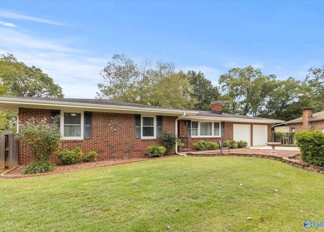 Property at 2209 College St SE, Decatur, AL 35601, 3 beds, 2 baths