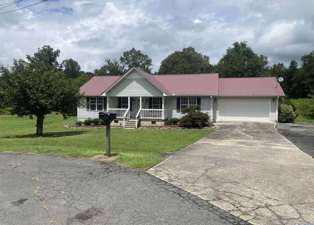 Property at 71 Clyde Cir, Guntersville, AL 35976, 3 beds, 2 baths