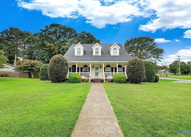 Property at 217 Collier Dr, Albertville, AL 35951, 4 beds, 2.5 baths