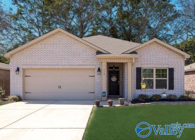 Property at 112 Canonbury Dr, New Market, AL 35761, 3 beds, 2 baths