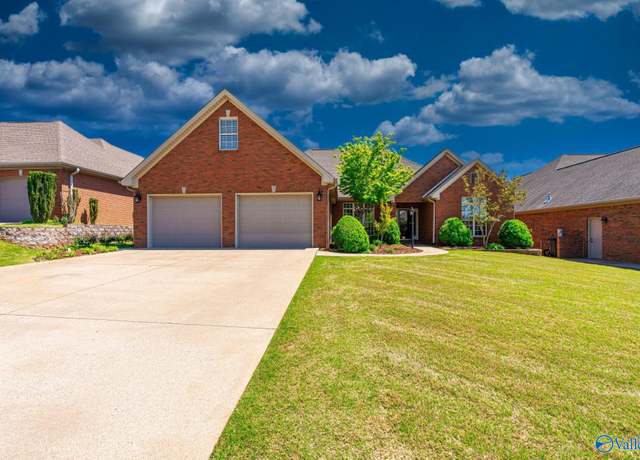 Property at 116 Grace Dr, Florence, AL 35630, 4 beds, 3 baths