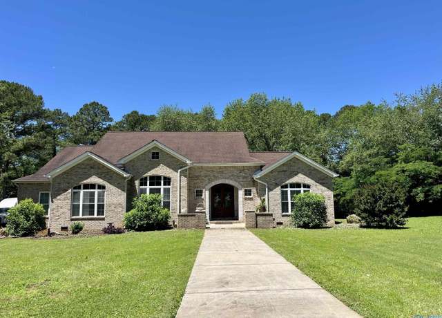 Property at 809 Mastin Lake Rd NW, Huntsville, AL 35811, 4 beds, 3 baths
