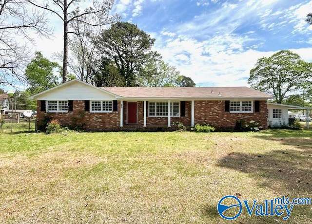 Property at 4013 Patty Ann Dr, Huntsville, AL 35805, 3 beds, 2 baths