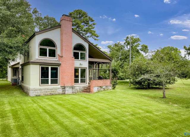 Property at 2312 Country Club Rd SE, Decatur, AL 35601, 4 beds, 2 baths