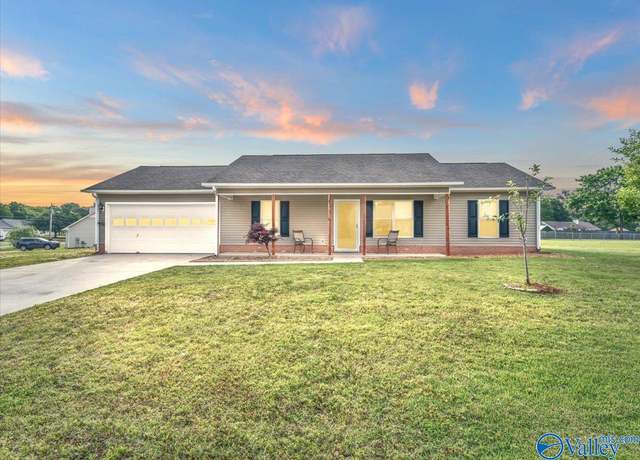 Property at 323 Earnhardt Dr, New Market, AL 35761, 3 beds, 2 baths