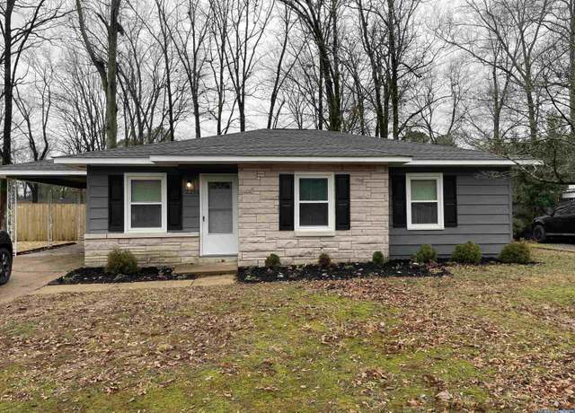 Property at 2221 11th St SE, Decatur, AL 35601, 3 beds, 1.5 baths