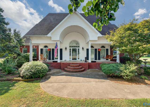Property at 1444 Elkwood Section Rd, Hazel Green, AL 35750, 4 beds, 3.5 baths