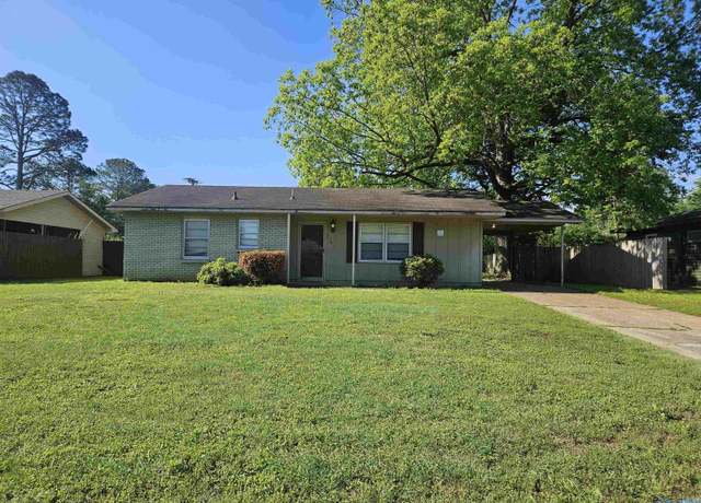 Property at 2107 Harrison St SE, Decatur, AL 35601, 3 beds, 1 bath