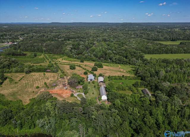 Property at 275 Beard Rd, Hartselle, AL 35640, 3 beds, 1 bath