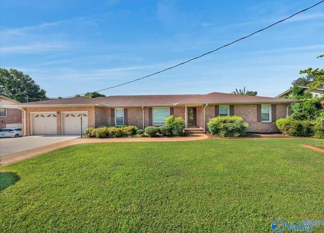 Property at 1804 Rosalie Ridge Dr, Huntsville, AL 35811, 4 beds, 3 baths