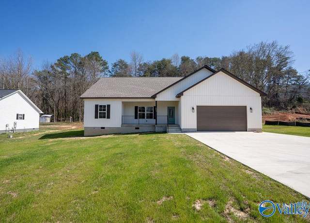 Property at 2205 Godfrey Ave, Fort Payne, AL 35967, 3 beds, 2 baths