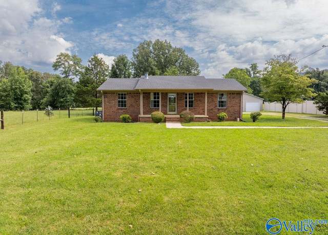 Property at 308 Worley Dr, Owens Cross Roads, AL 35763, 2 beds, 3 baths