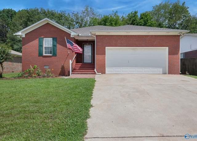 Property at 414 Skyview Dr, Athens, AL 35611, 3 beds, 2 baths